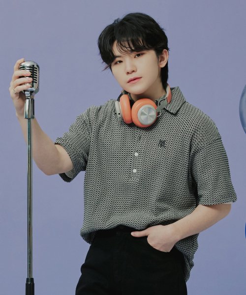 韓國Romantic Crown - [WOOZI Collection] RECENT BUTTON KNIT POLO_BLACK